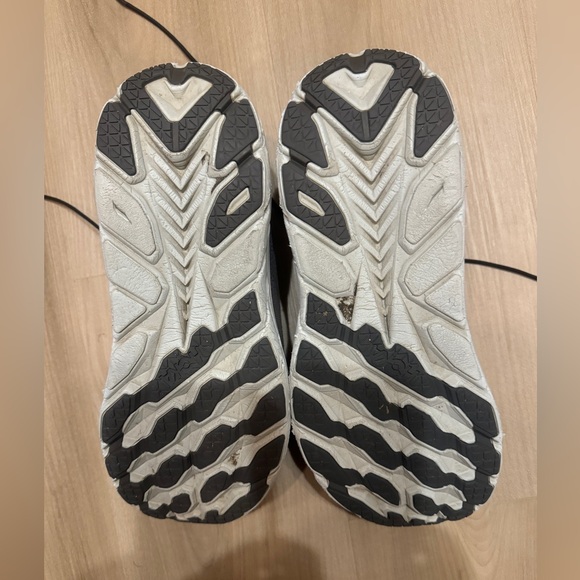 Men’s Size 9 Hoka Clifton 8.0 running shoes - Picture 4 of 8